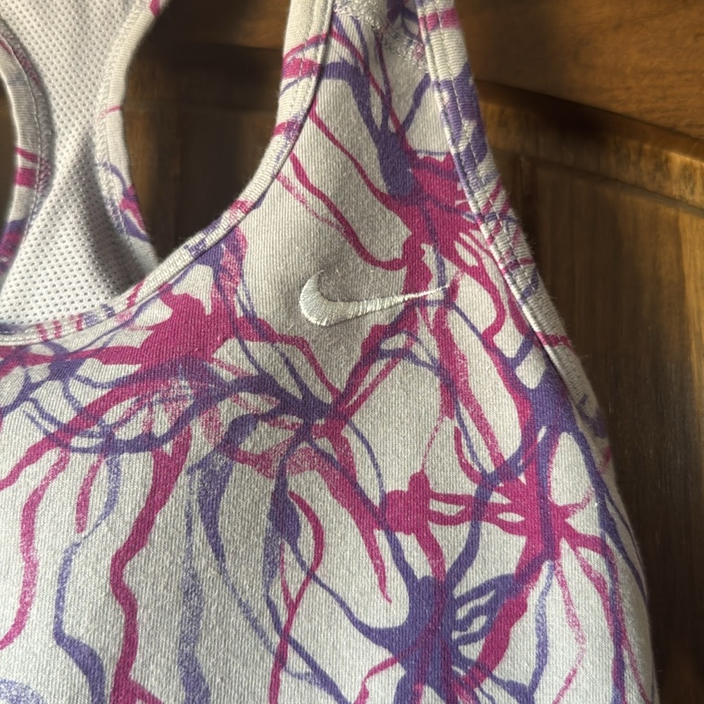 Nike Tanktop - Picture 2 of 5